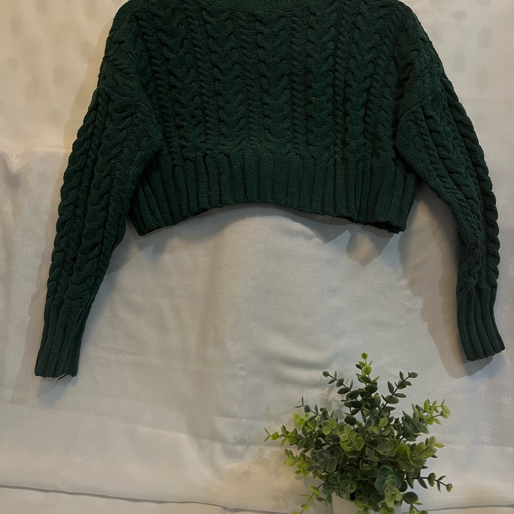 Women's Green Cable Knit Sweater